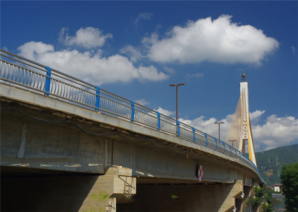 鹤壁304不锈钢桥梁护栏：安全、耐用与美观的完美结合